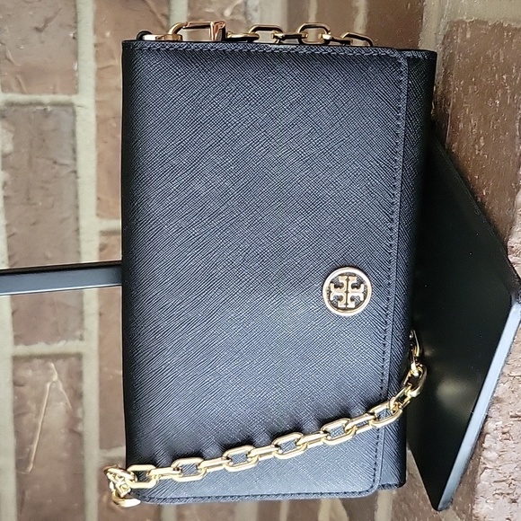 Tory Burch Handbags - Tory Burch Robinson Chain Wallet Black Crossbody